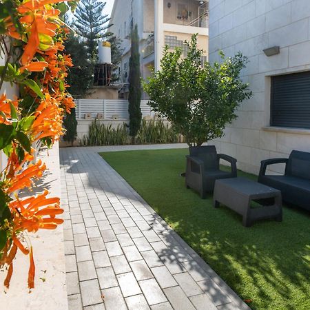Balfour Sea View City Center Нагария Экстерьер фото