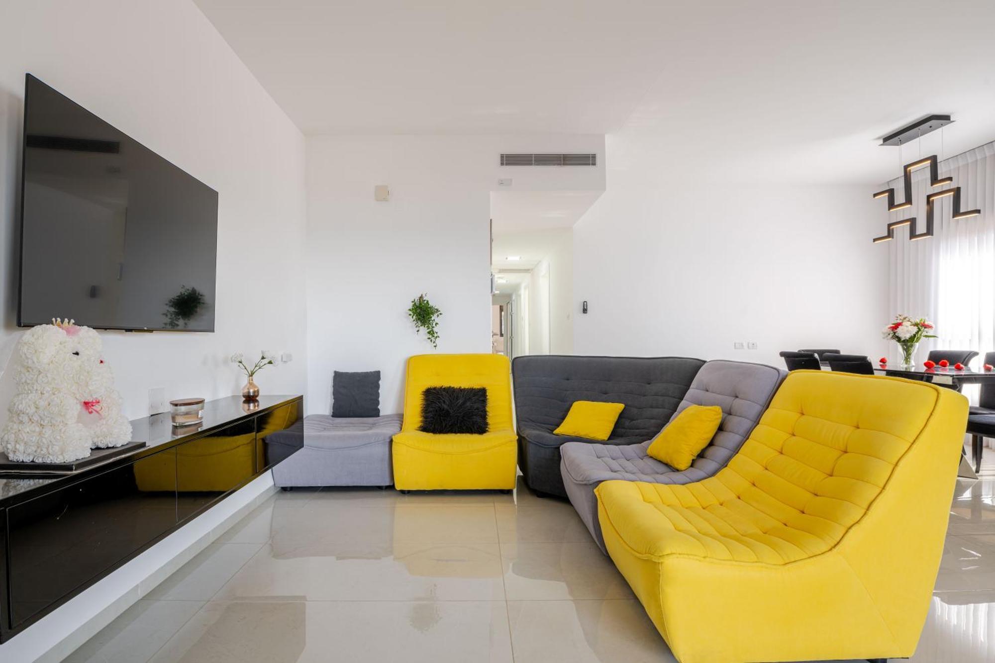 Balfour Sea View City Center Нагария Экстерьер фото