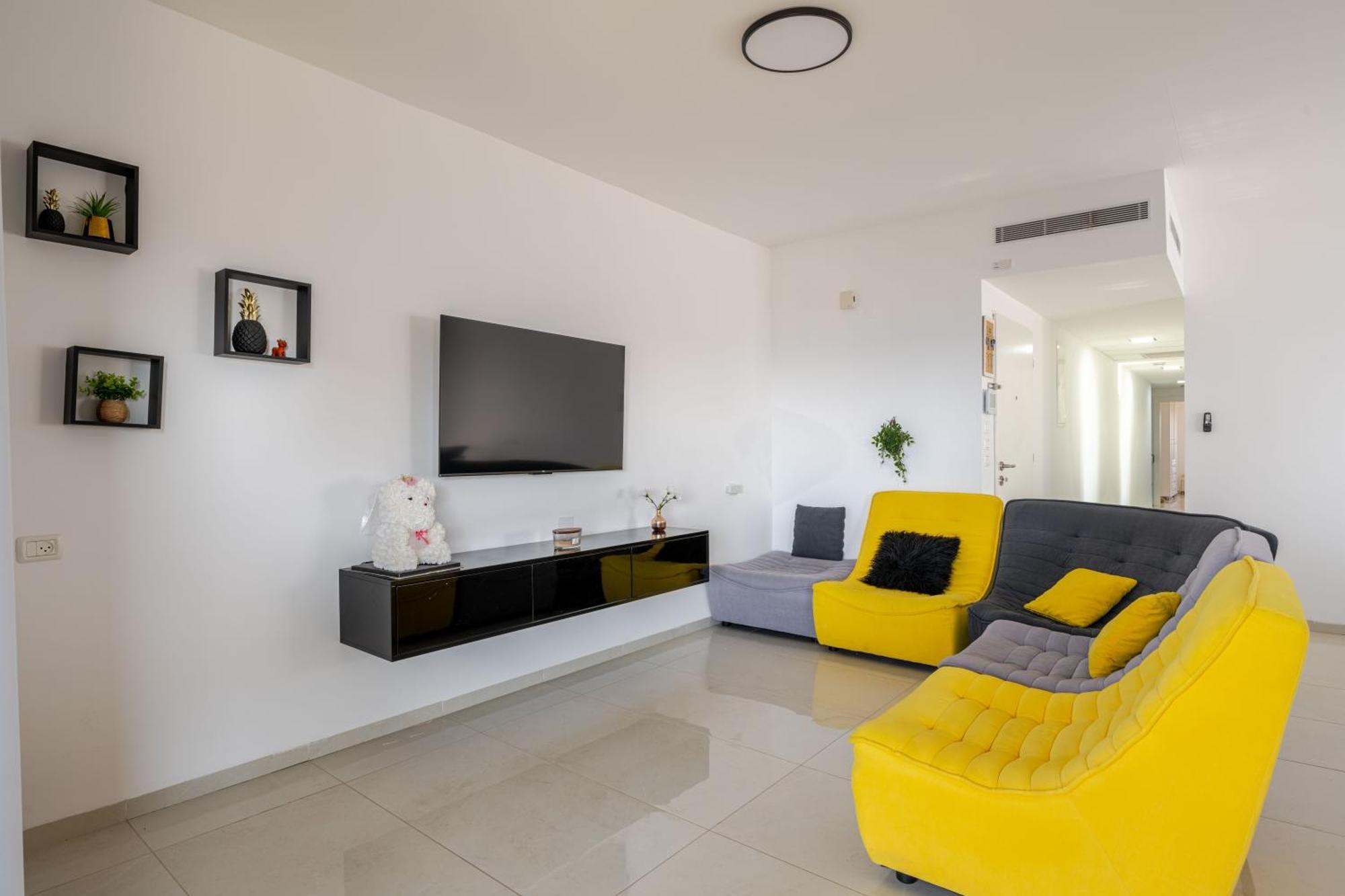Balfour Sea View City Center Нагария Экстерьер фото