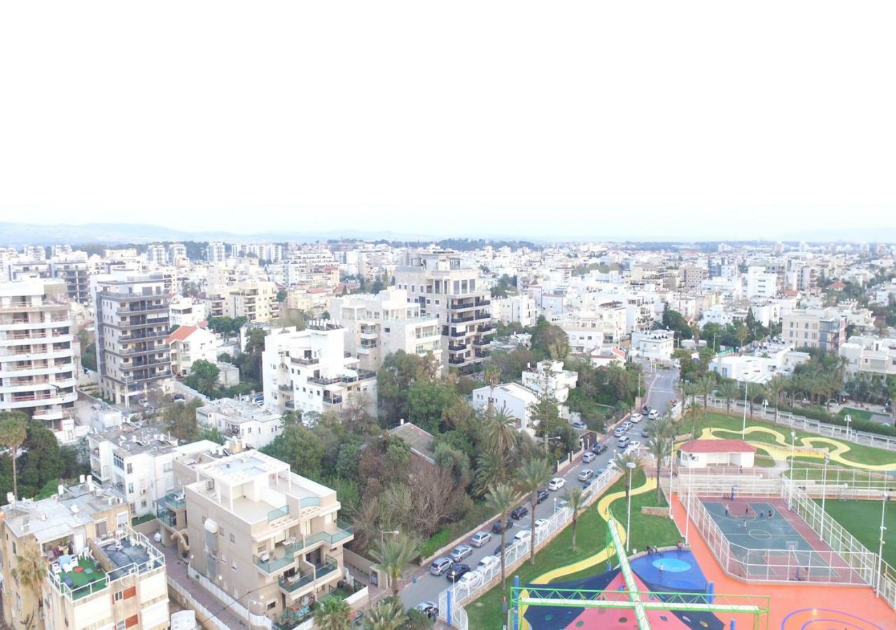 Balfour Sea View City Center Нагария Экстерьер фото